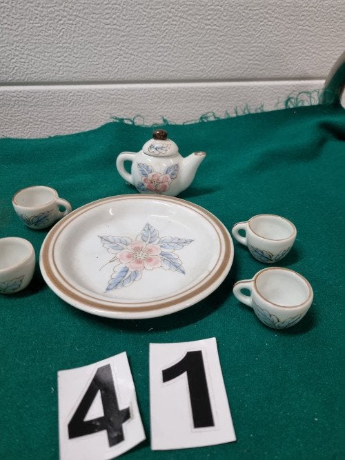mini servies met bloem roze, Antiek en Kunst, Antiek | Servies compleet, Ophalen of Verzenden