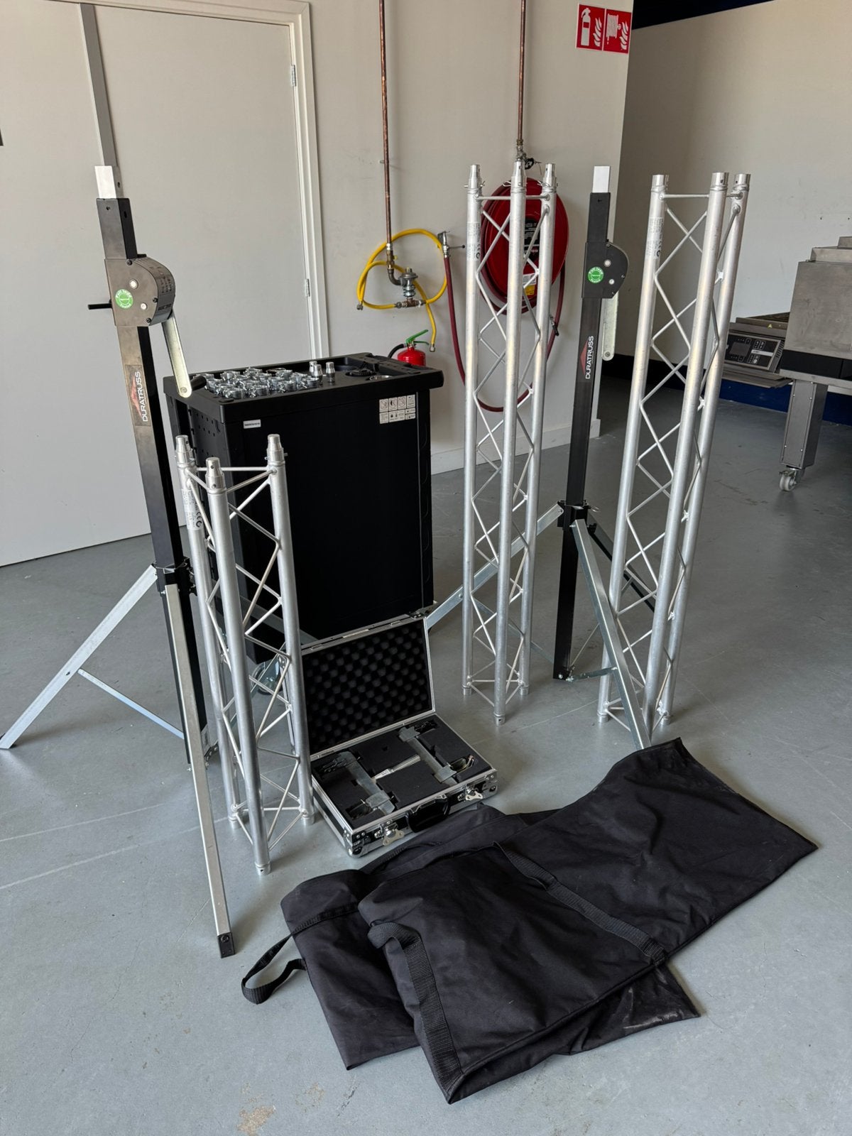 Duratruss systeem compleet met wind ups, Ophalen, Zo goed als nieuw, Licht