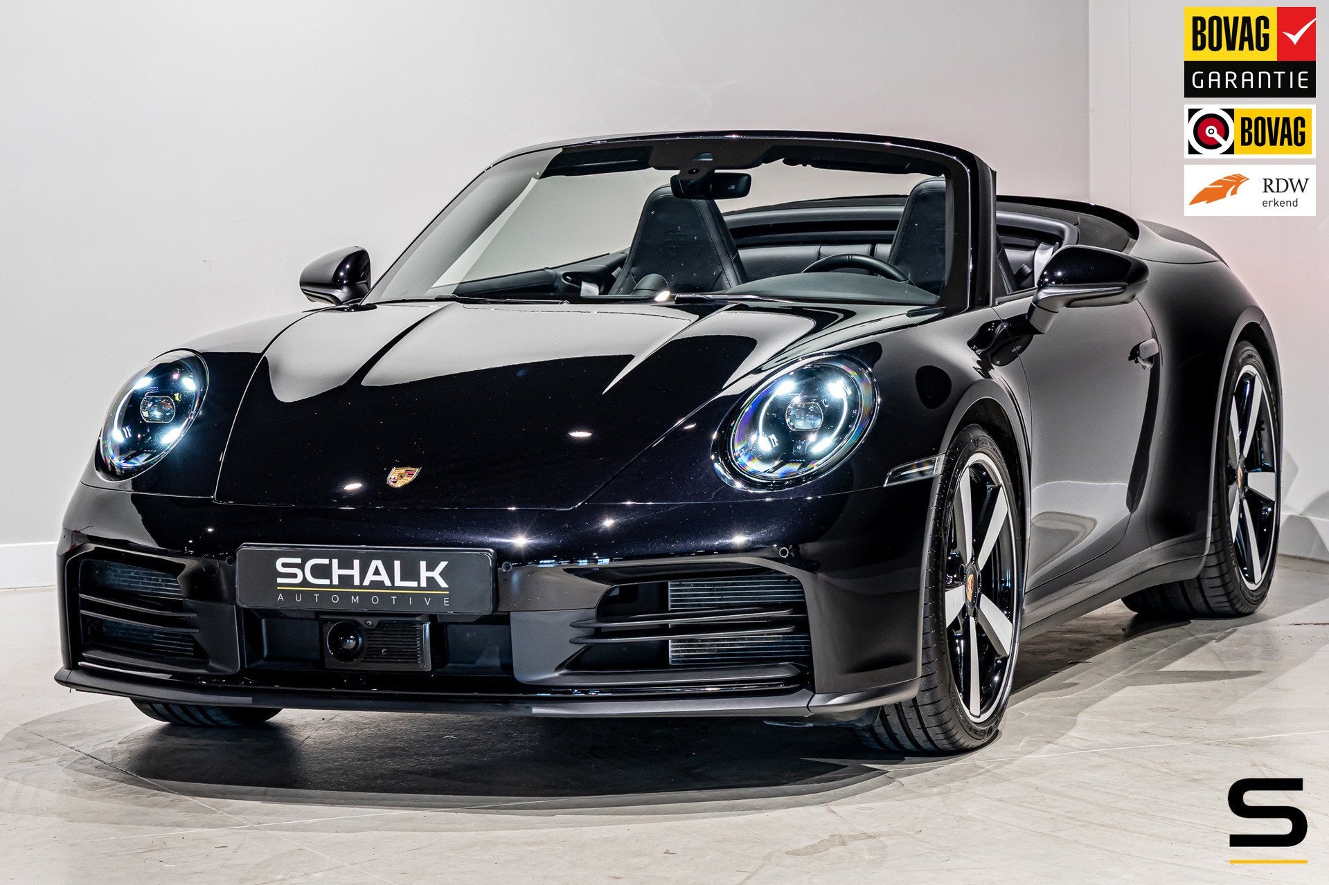 Porsche 911 Cabrio Carrera 992.2|394 PK|Sport Chrono|Sportui, Auto's, Automaat, Dealer onderhouden, Achterwielaandrijving, Zwart