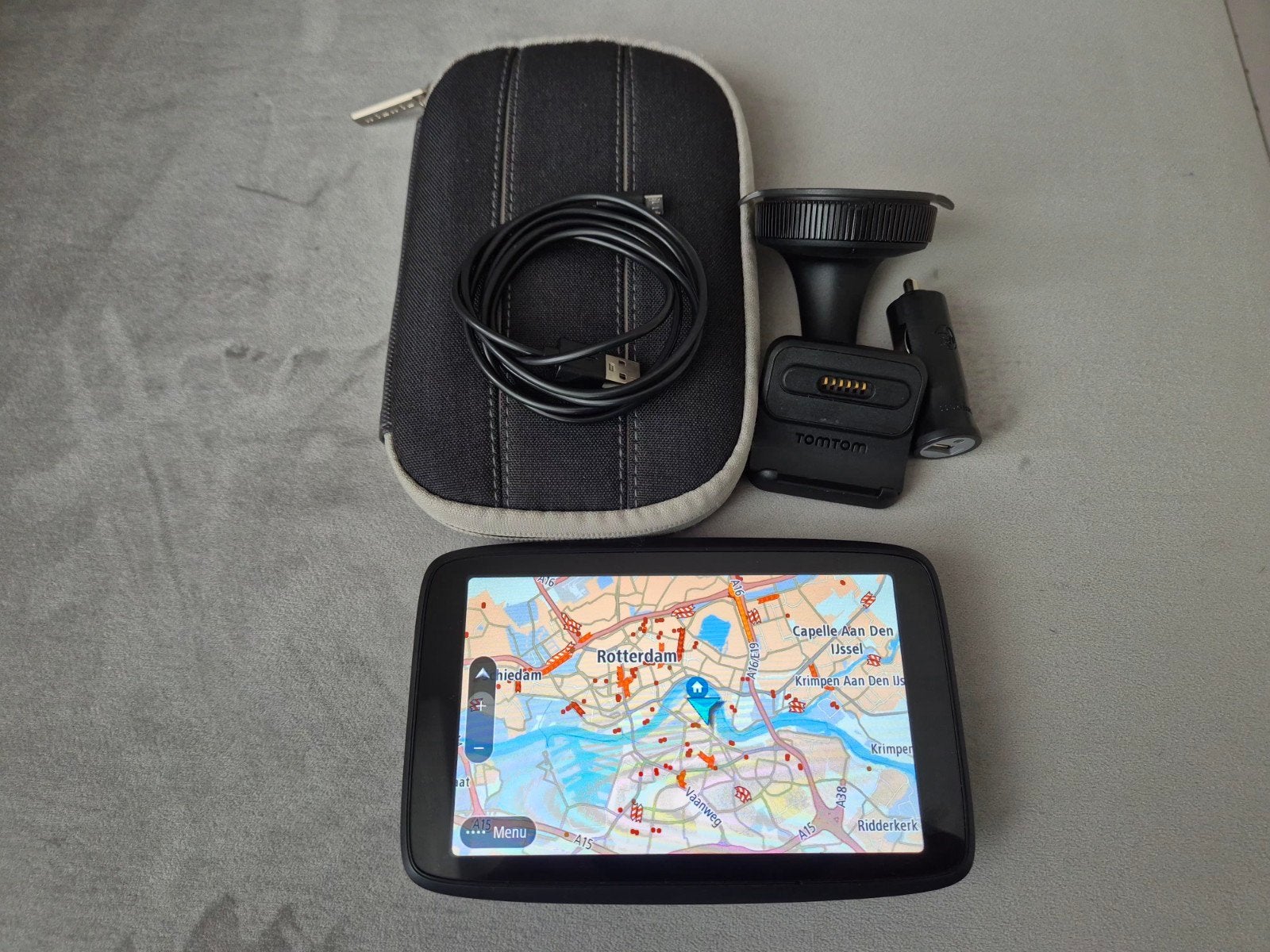 TomTom GO 620 Navigatiesysteem met Wereldkaarten, Ophalen of Verzenden, Zo goed als nieuw