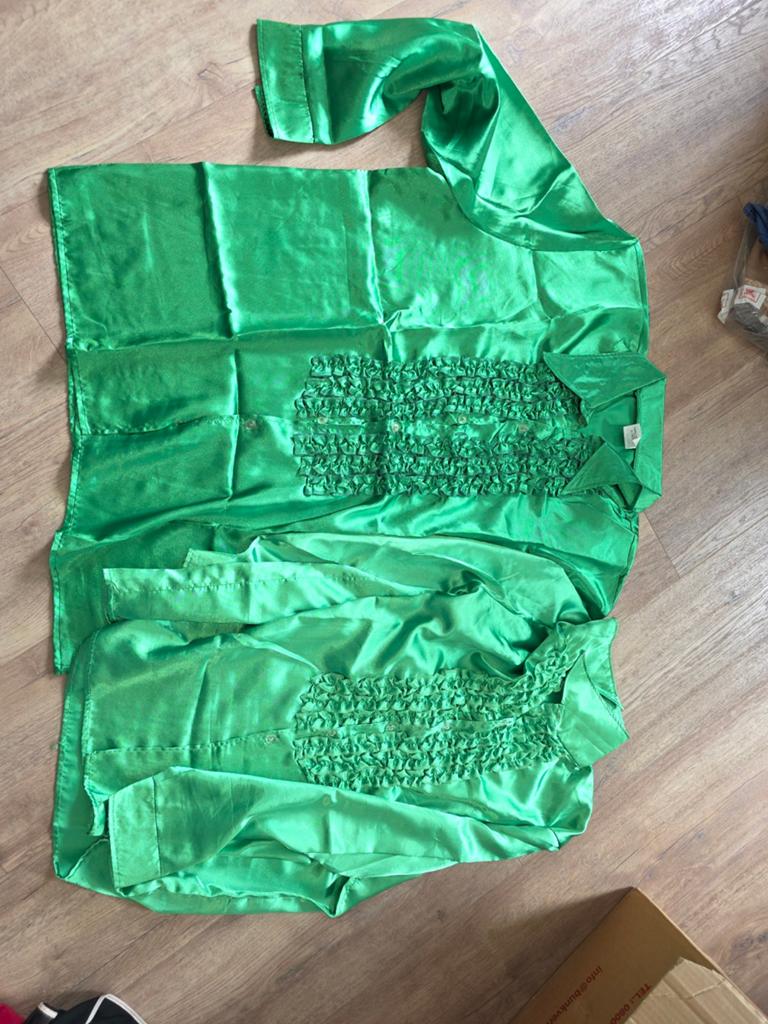 Groen satijnen overhemd met ruches 2 stuks, Carnaval, Onbekend, Overige maten, Ophalen of Verzenden