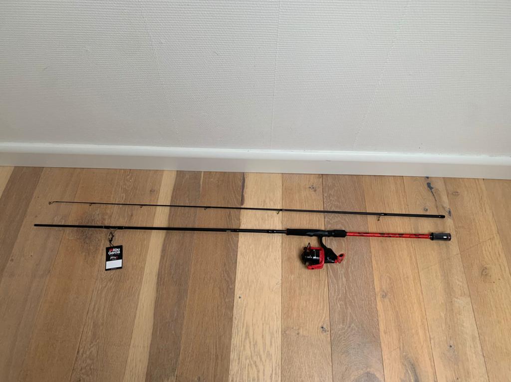 Nieuwe Abu Garcia Max X spinhengel + molen, 2.70m & 15-40 gr, Watersport en Boten, Hengelsport | Roofvissen, Nieuw, Complete set
