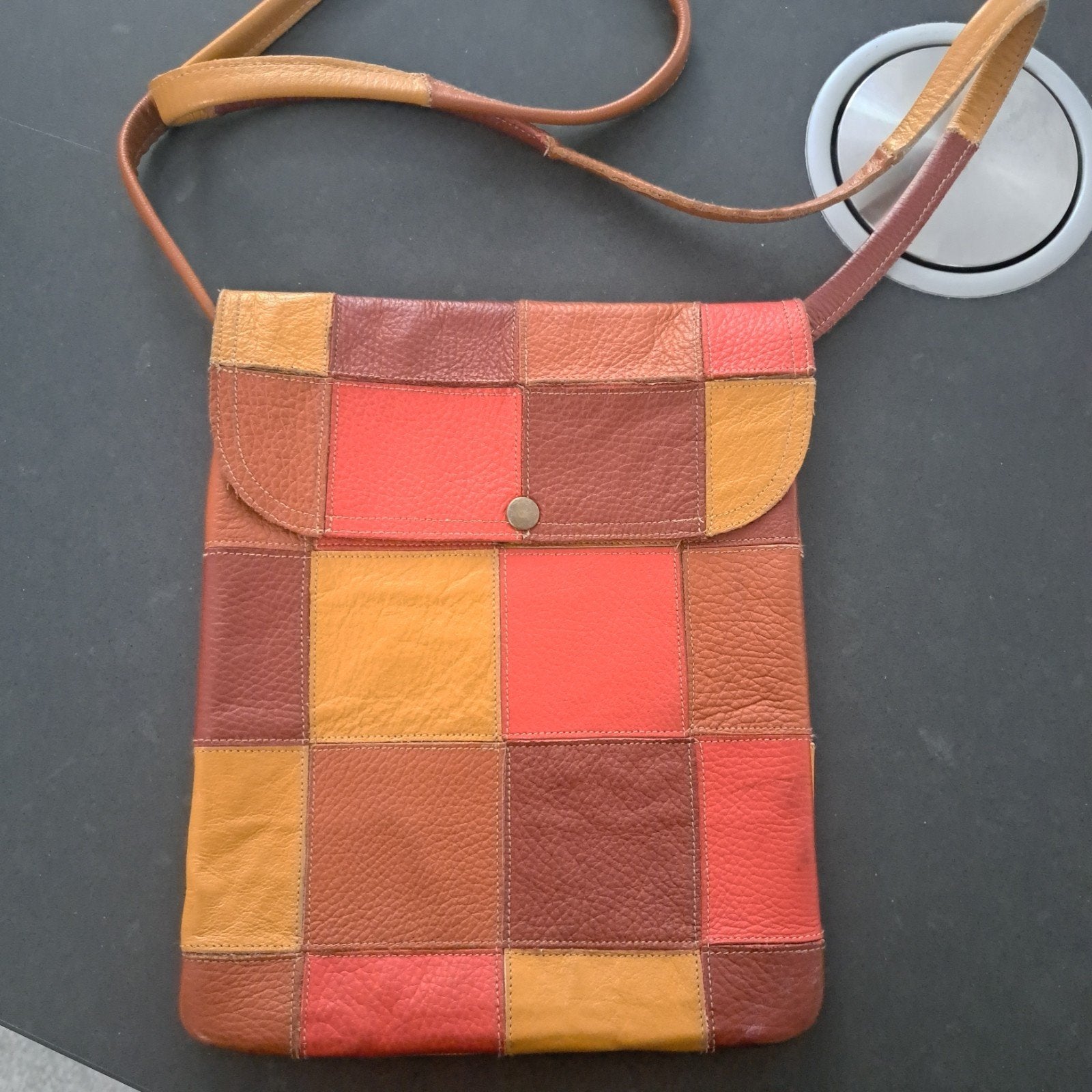 Leren patchwork tasje. Crossbody., Sieraden, Tassen en Uiterlijk, Tassen | Damestassen, Ophalen of Verzenden, Rood, Schoudertasje