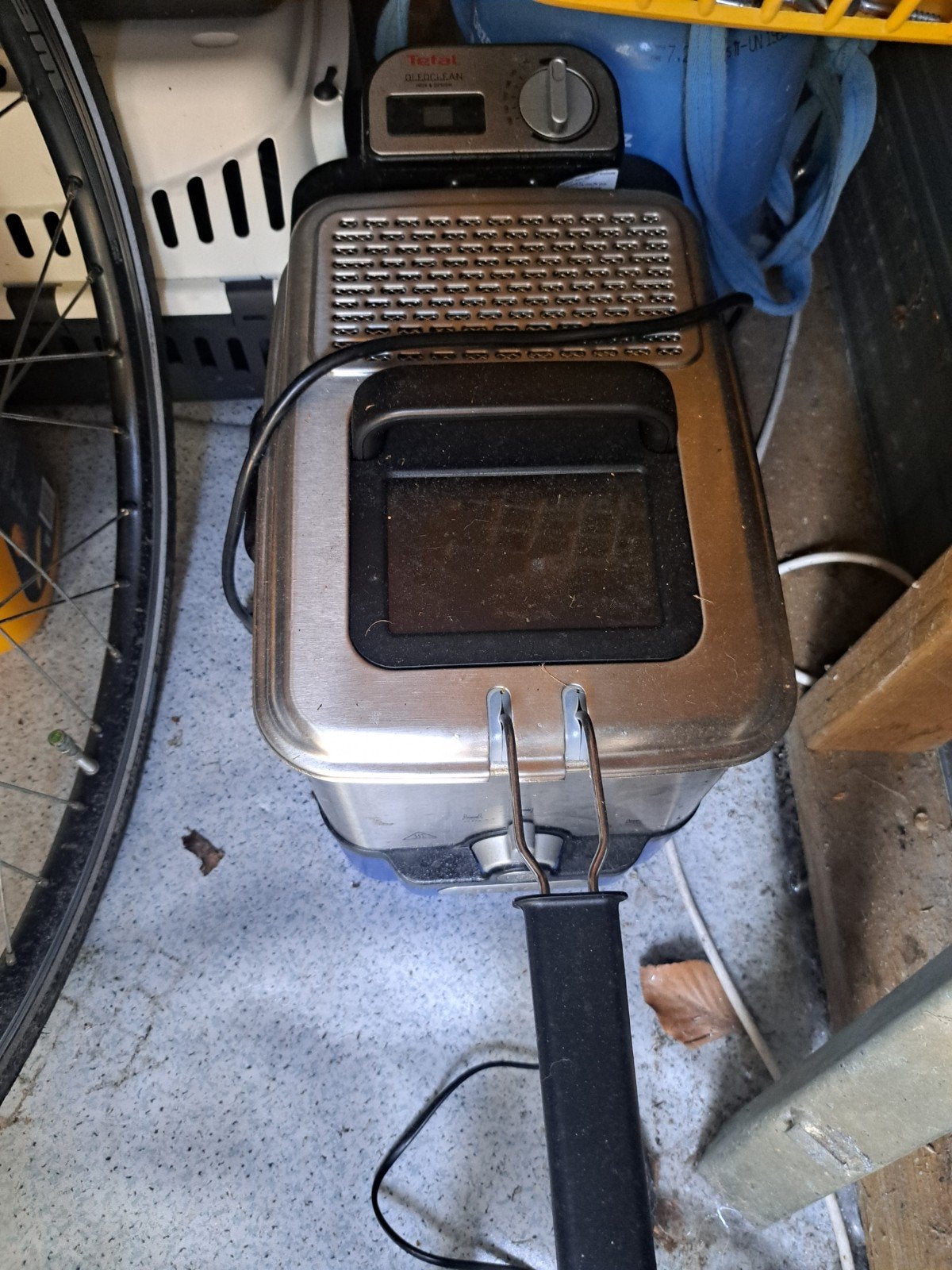 Tefal frituurpan, 3 tot 4 liter, Ophalen of Verzenden, Zo goed als nieuw, Uitneembare binnenpan