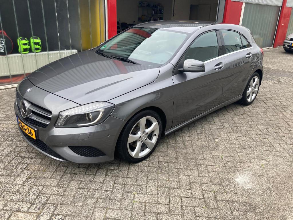 Mercedes-Benz A-Klasse A180 1.6 Blue Efficiency 2013 Grijs, Auto's, Mercedes-Benz, Particulier, A-Klasse, ABS, Airbags, Airconditioning