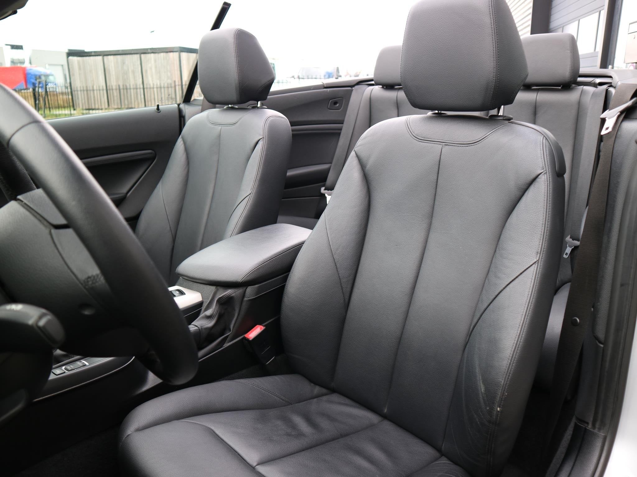 BMW 2-Serie Cabrio 220i Stoelverwarming | Cruisecontrol | PD, Auto's, Gebruikt, 4 cilinders, 4 stoelen, Handgeschakeld