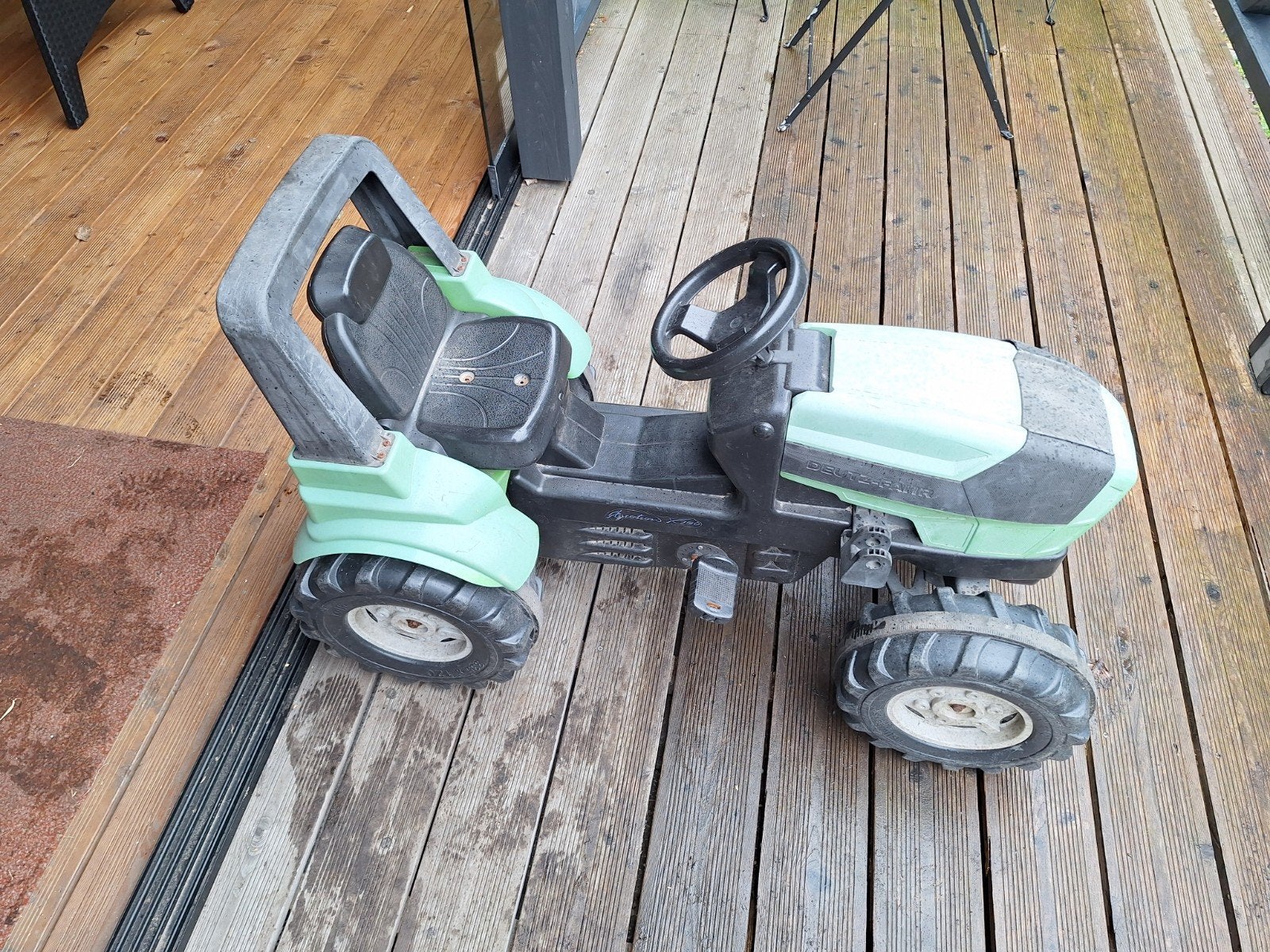 Trap tractor met verstelbaar stoeltje - Zit hoogte 40cm, Ophalen, Gebruikt, Trapvoertuig