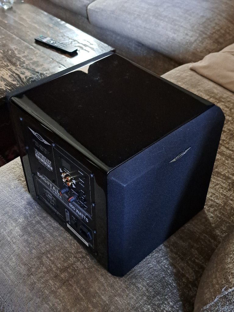 Earthquake Minime DSP10 - subwoofer, Gebruikt, Subwoofer, Ophalen of Verzenden, 150 watt of meer