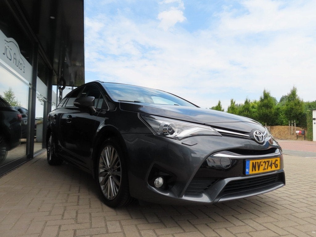 Toyota AVENSIS 1.8 VVT-I EXEC. BNS Ecc Navi Pano Led 2016, Auto's, Toyota, Voorwielaandrijving, 15 km/l, 4 cilinders, Leder