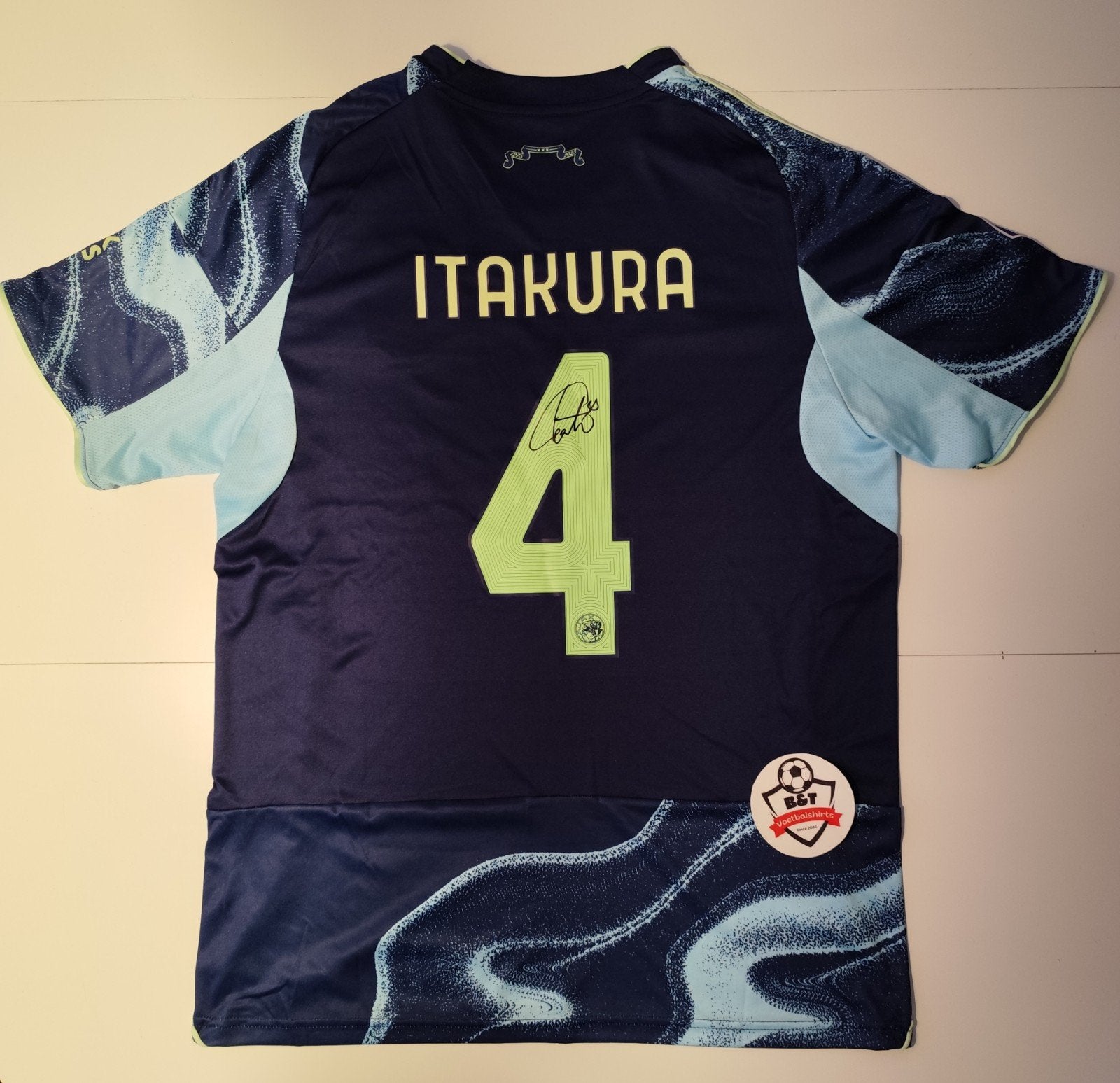 Gesigneerd Ajax Itakura 4 voetbalshirt, Shirt, Verzenden, ., Zo goed als nieuw