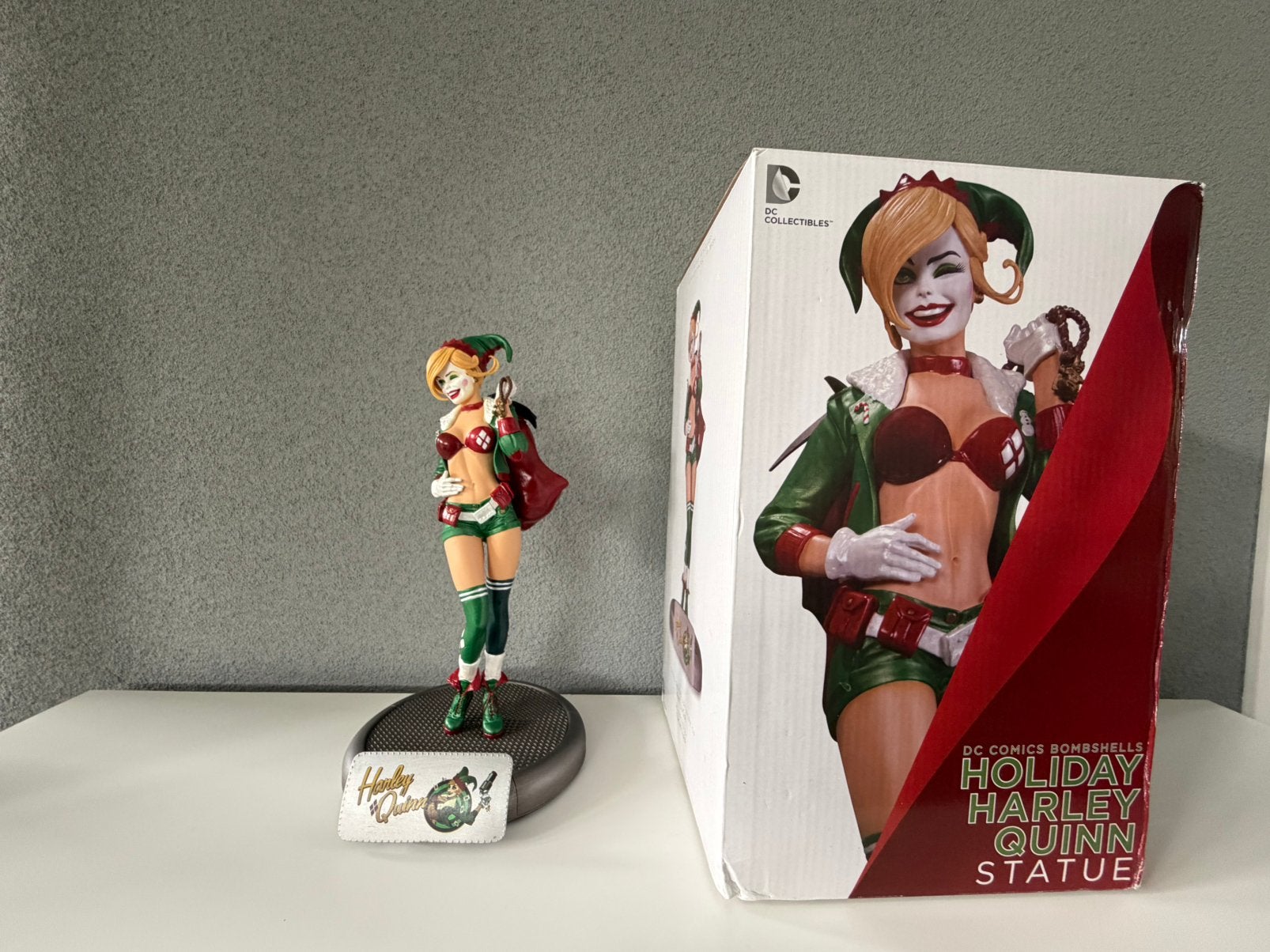 Dc comics Bombshells Harley Quinn kerst editie, Ophalen of Verzenden, Zo goed als nieuw