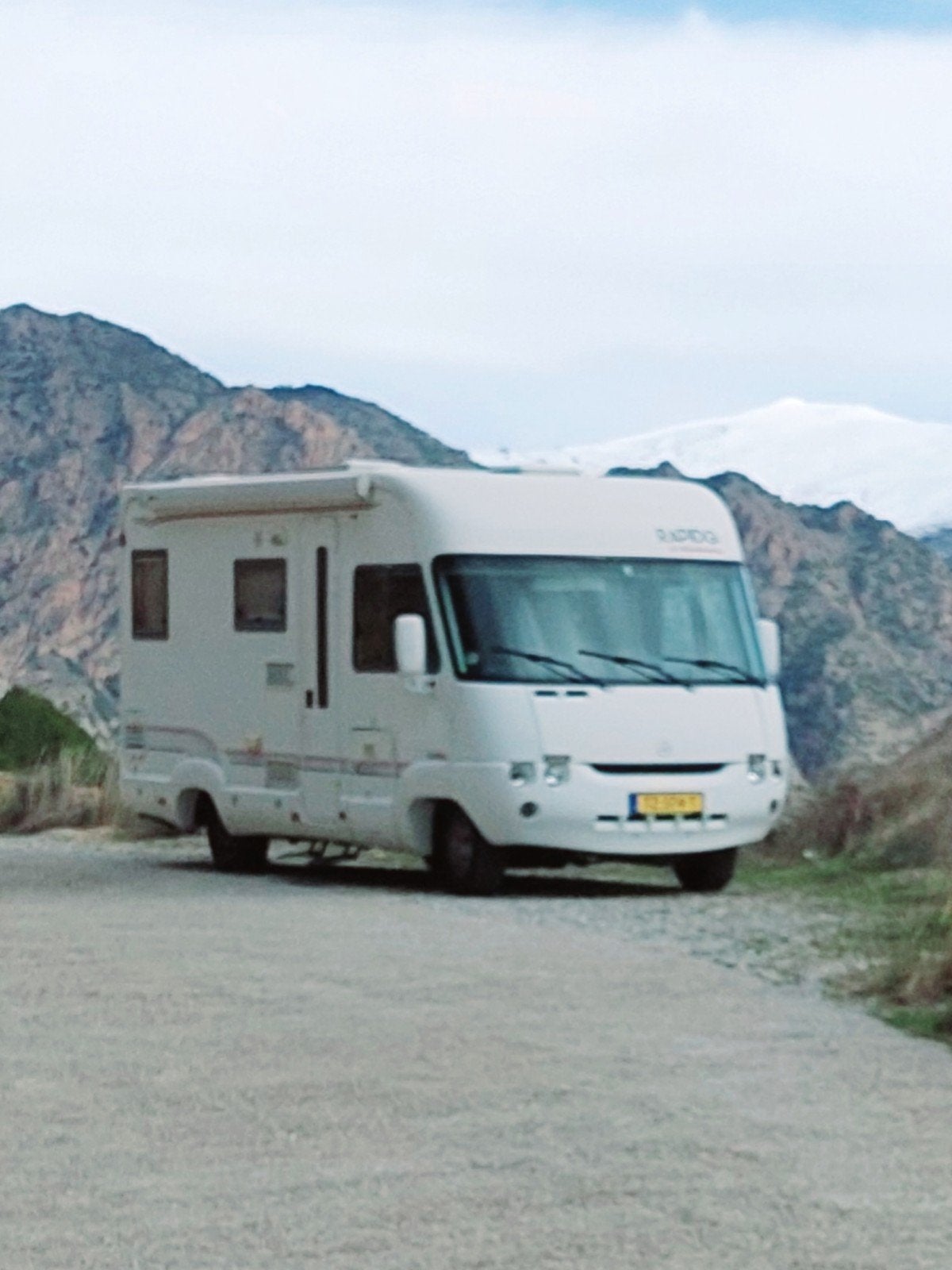 Rapido 941M Mercedes Camper - Offgrid & Compact, Integraal, Luifel, Ringverwarming, 6 tot 7 meter