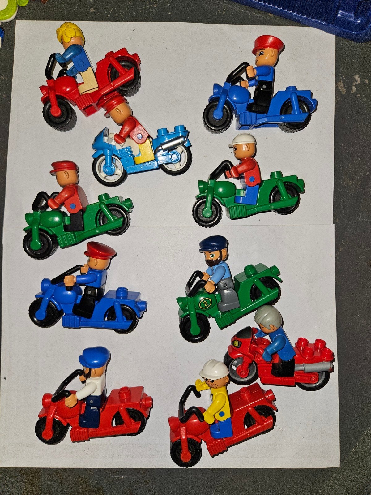 Duplo motoren en poppetjes, Kinderen en Baby's, Speelgoed | Duplo en Lego, Ophalen of Verzenden, Duplo