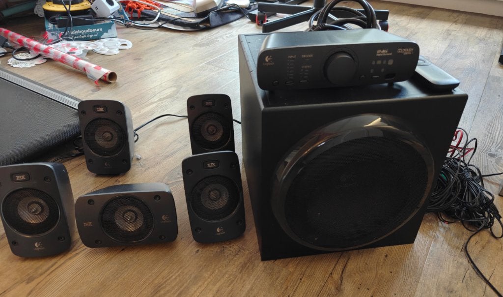 Logitech Z906 complete 5.1 surround set, Gebruikt, Logitech, Surroundset, Afstandsbediening