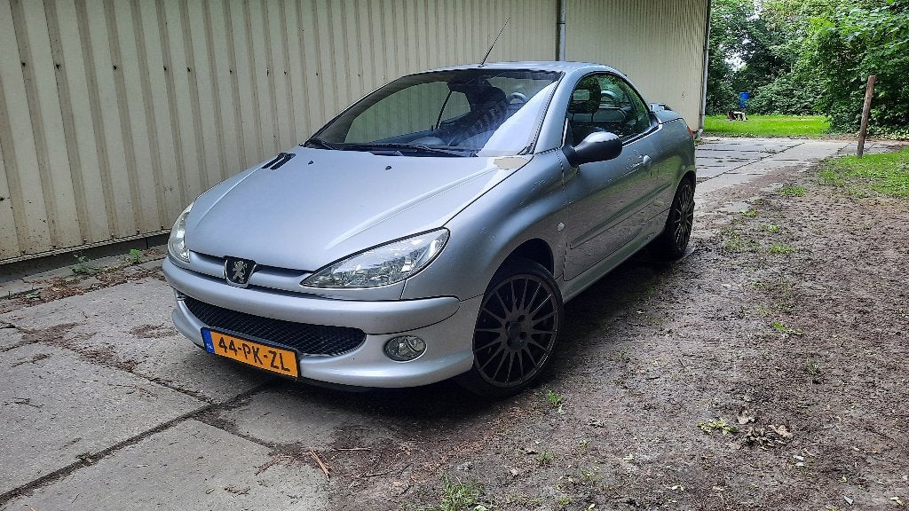 Peugeot 206 2.0 16V CC 2004 Grijs, Auto's, Peugeot, Particulier, Airbags, Airconditioning, Boordcomputer, Centrale vergrendeling