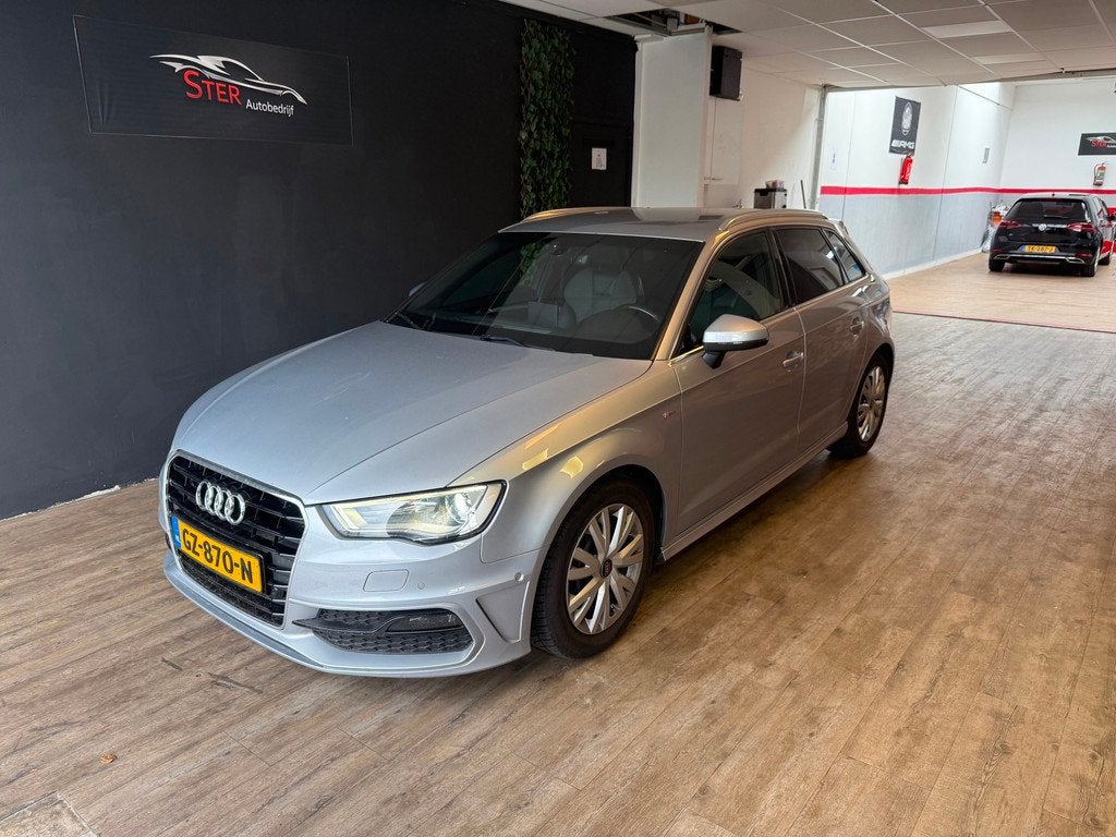 Audi A3 Sportback 1.6 TDI S-Line Sport Edition, Auto's, Audi, Gebruikt, Euro 6, 4 cilinders, Leder en Stof