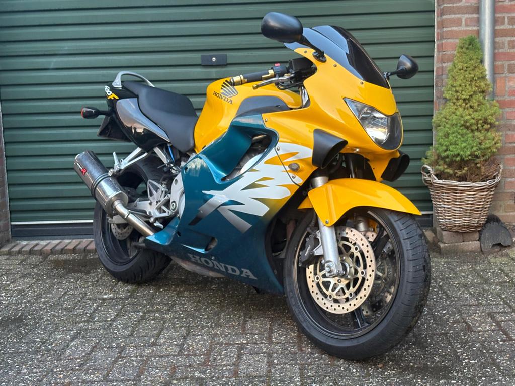 Honda CBR600F / CBR 600 | Dominator, Motoren, Motoren | Honda, Sportuitlaat, 4 cilinders, Motorrijbewijs A, Gebruikt