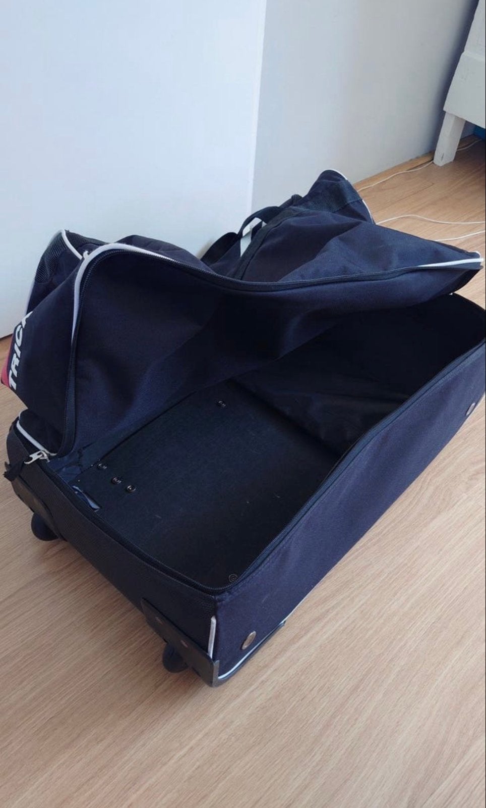 Patrick sporttas met wieltjes - Zwart, Gebruikt, 20 tot 30 cm, Zwart, Ophalen of Verzenden