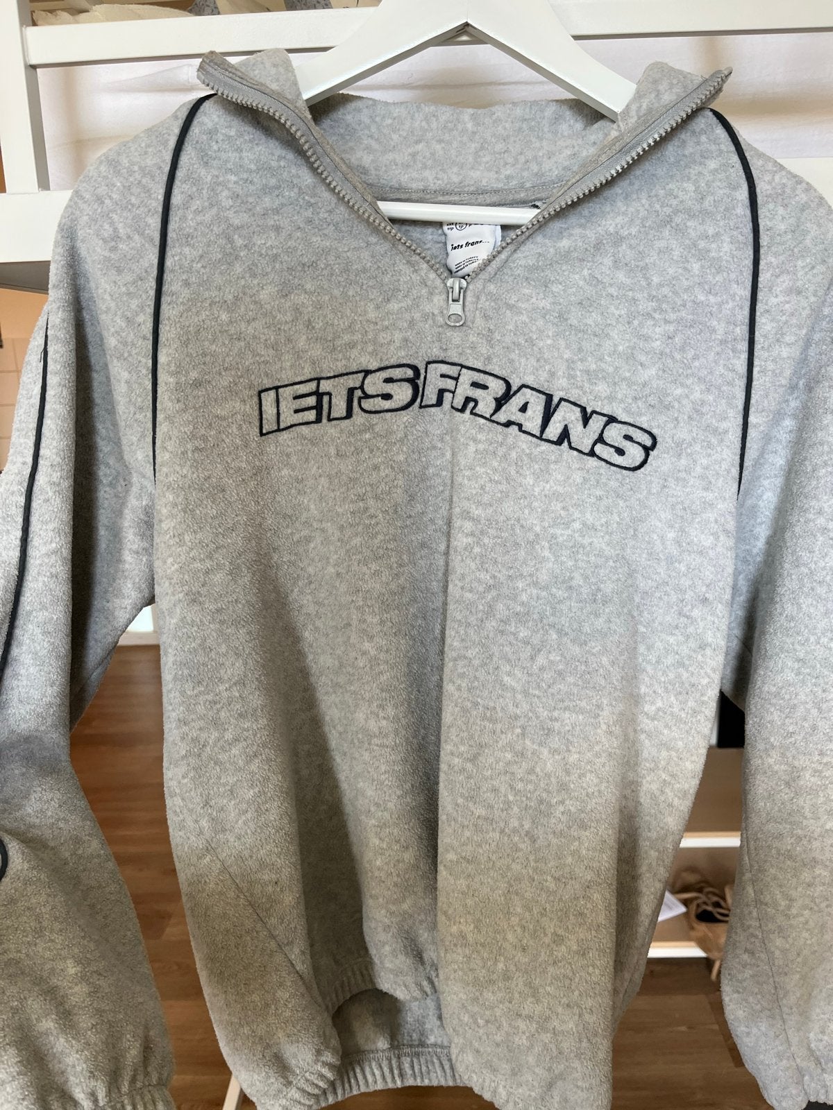Iets Frans fleece trui met rits - Maat XS, Kleding | Dames, Verzenden, Zo goed als nieuw, Maat 34 (XS) of kleiner, Grijs