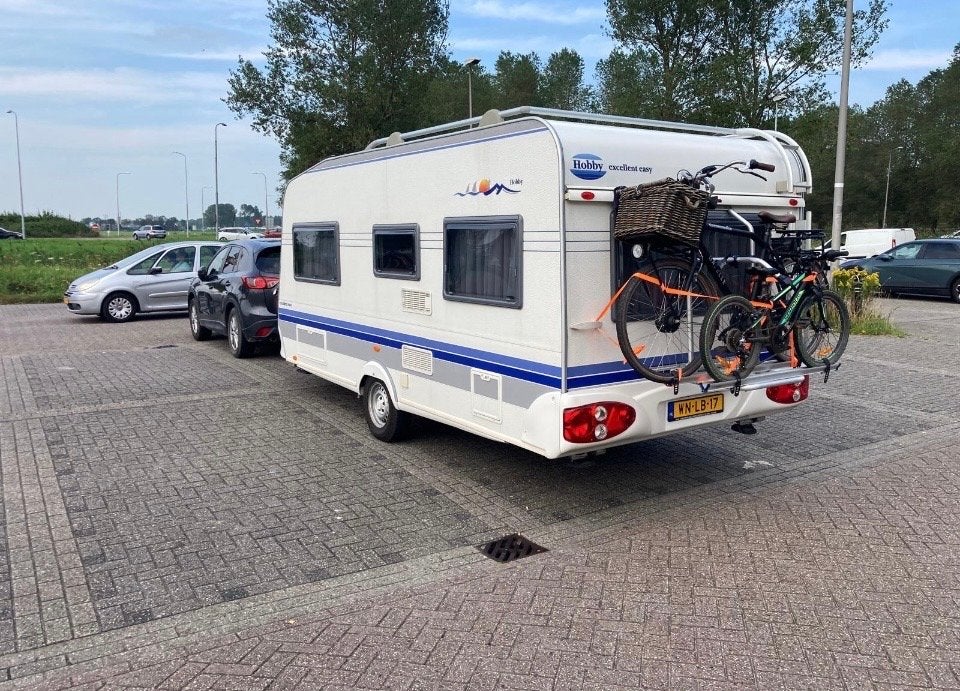 Hobby 460 UFE 2004 AIRCO Isabella tent, luifel, bijgebouw, Rondzit, Hobby, Frans bed, Particulier