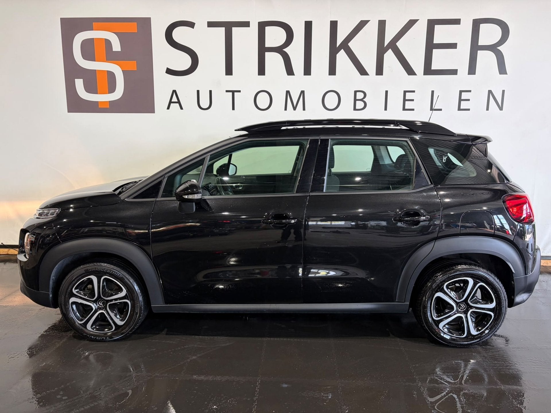 Citroen C3 Aircross 1.2 PureTech S&S Feel, Auto's, 840 kg, Gebruikt, Euro 6, Zwart