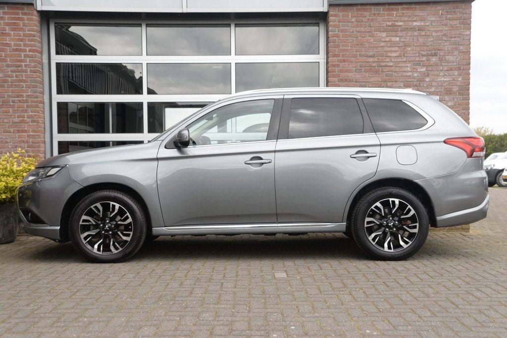 Mitsubishi Outlander 2.0 PHEV | Camera | Navi | Trekhaak |, Auto's, Mitsubishi, 1998 cc, Euro 6, 4 cilinders, 1820 kg