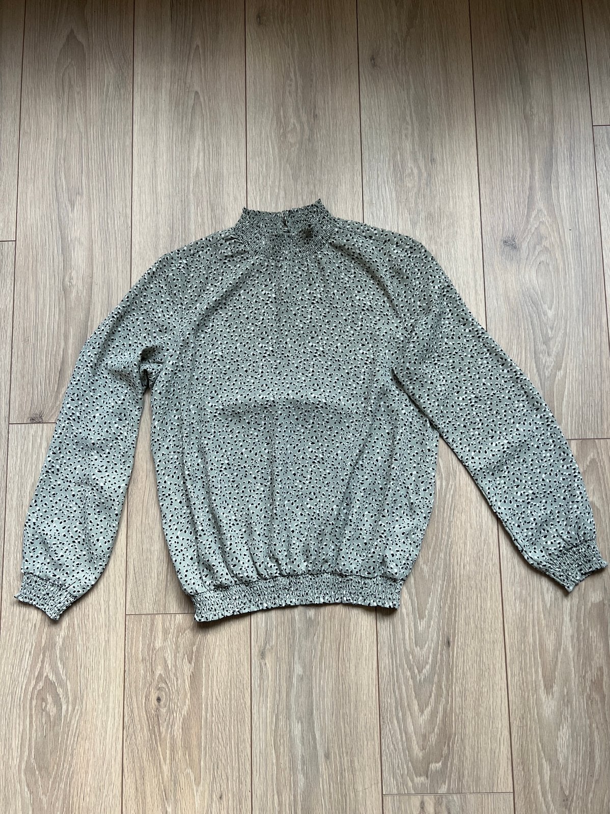 (Mint)groene blouse met panterprint - Pigalle - maat M, Ophalen of Verzenden, Zo goed als nieuw, Maat 38/40 (M), Groen