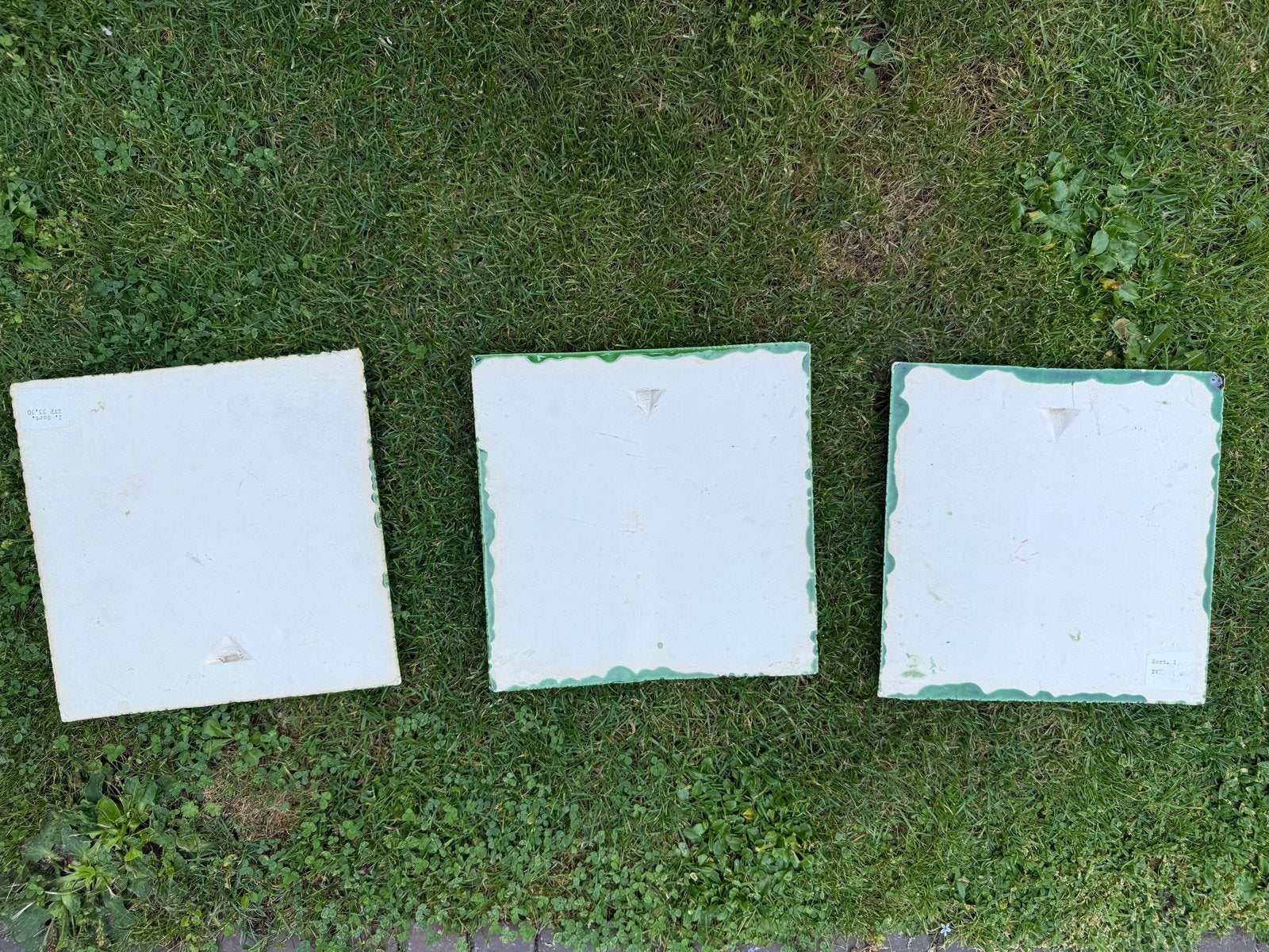 Set van 3 vintage (style)tegels 24x24cm met reliëf dieren, Ophalen