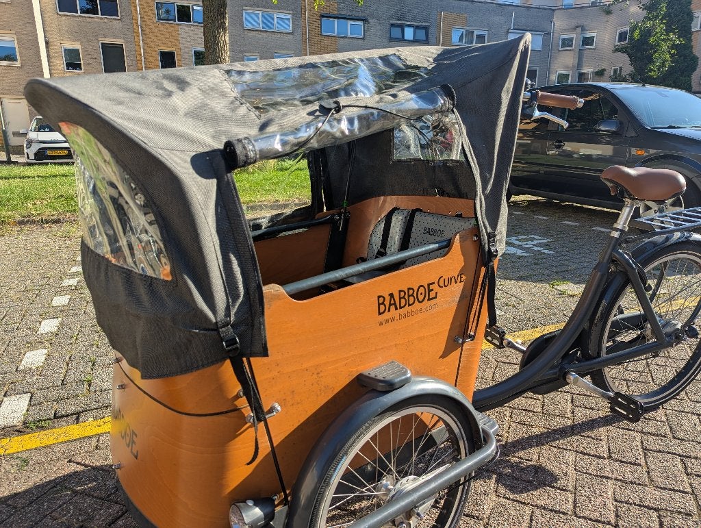 Babboe Curve - Luxe Bakfiets met 3 wielen, Fietsen en Brommers, Fietsen | Bakfietsen, 4 kinderen of meer, Gebruikt, Huif, Trommelrem