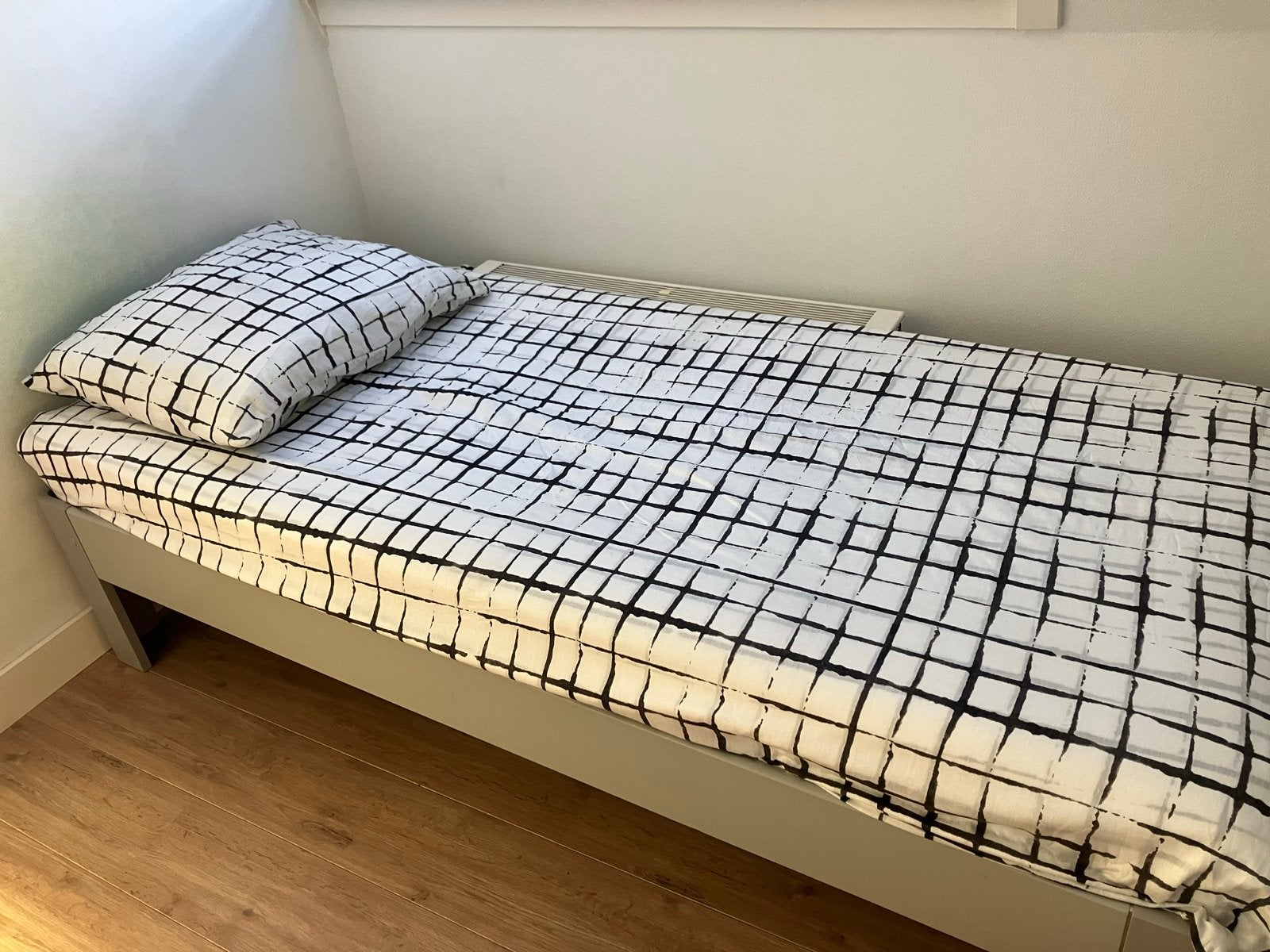 Auping Auronde eenpersoonsbed - verstelbaar hoofdeinde, Ophalen, 90 cm, Eenpersoons, 200 cm