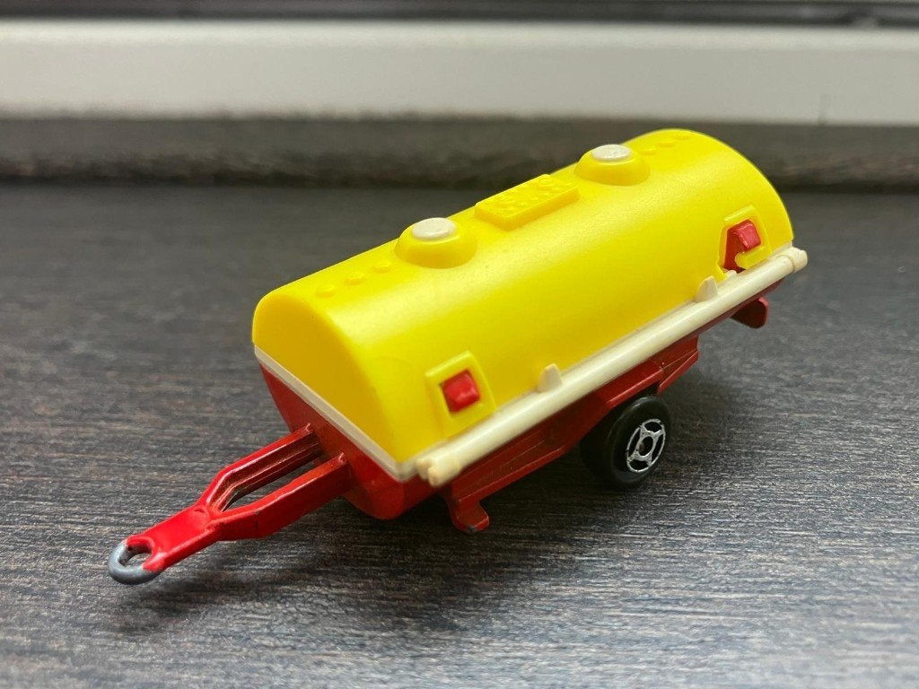 Majorette Tankwagen Aanhangwagen No. 21760 – Geel/Rood, Ophalen of Verzenden, Gebruikt, Overige typen