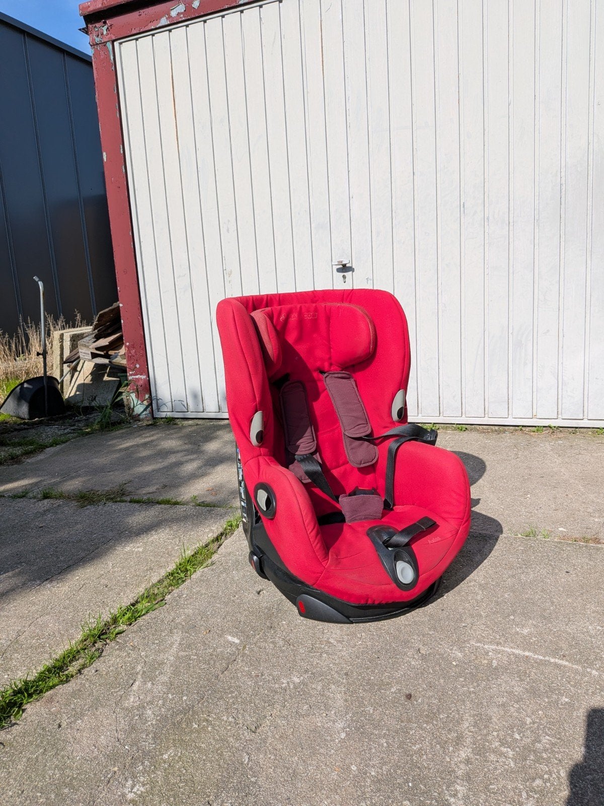 Foto 2 van Maxi-Cosi autostoel rood, 0-18 kg, zo goed als nieuw