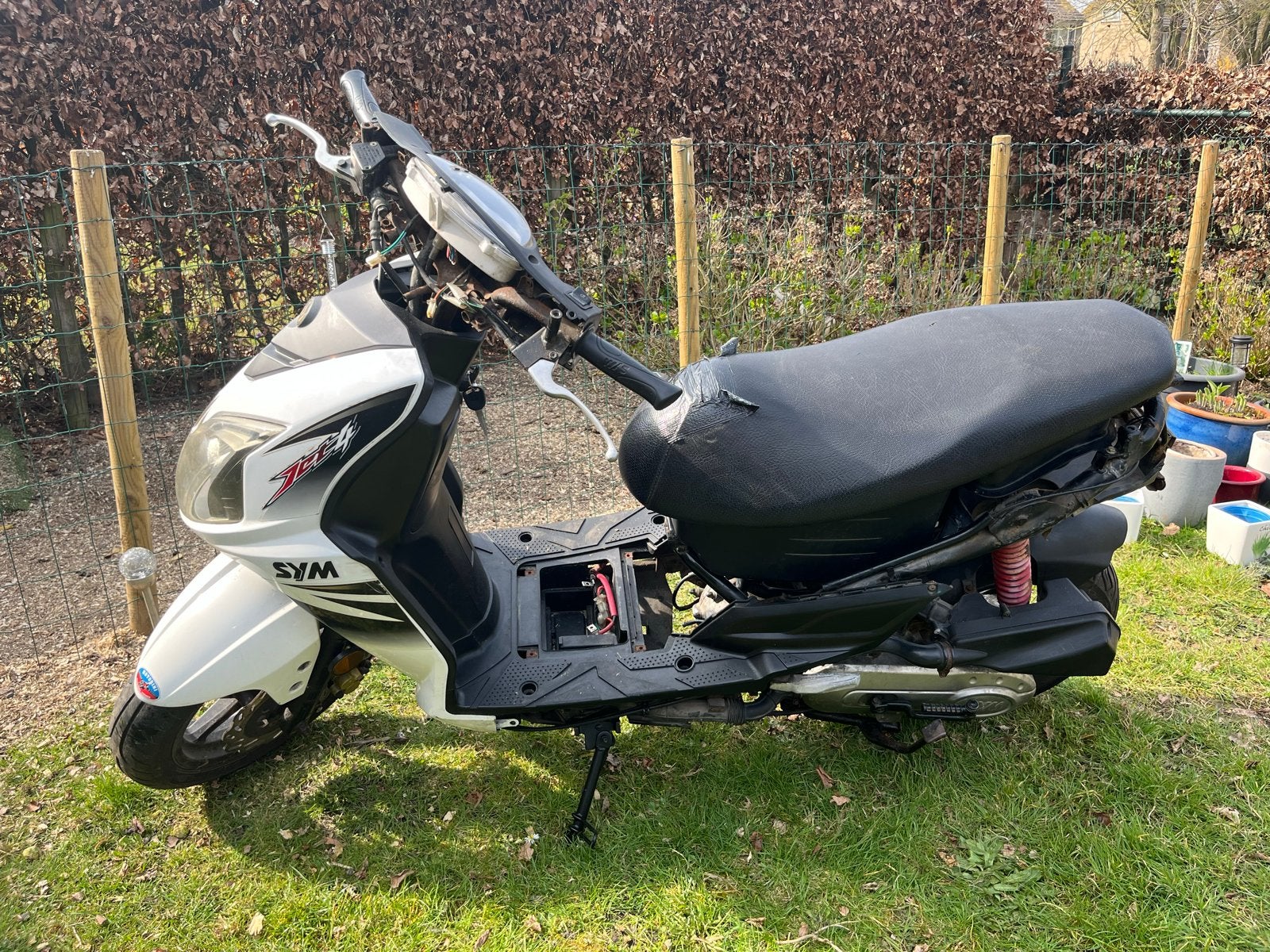 SYM scooter met nieuwe accu - start wel, rijdt niet, Ophalen, Gebruikt, Benzine, Overige modellen