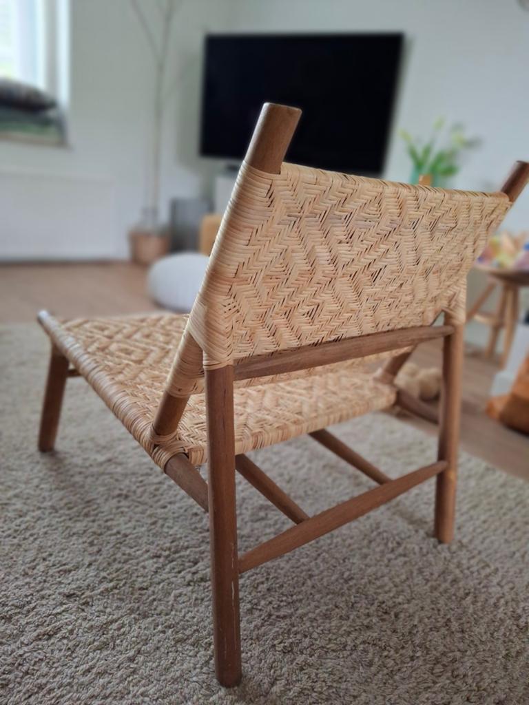 Lage stoel van hout en riet, Huis en Inrichting, Ophalen, Gebruikt, Overige kleuren, Hout