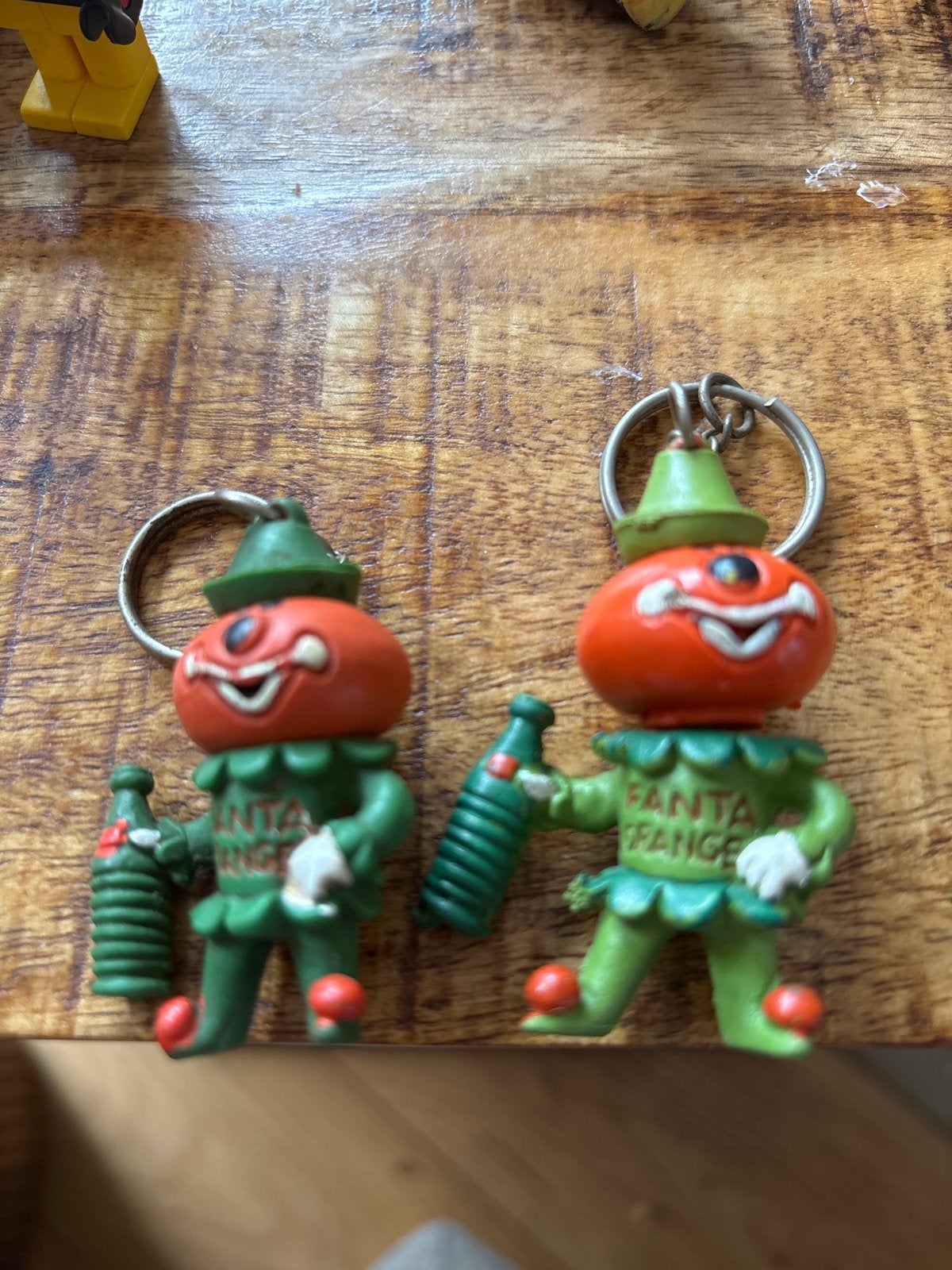 2 Vintage Fanta  Sleutelhangers – 60 & 70 Reclame Mascottes, Verzamelen, Ophalen of Verzenden, Gebruikt, Merk