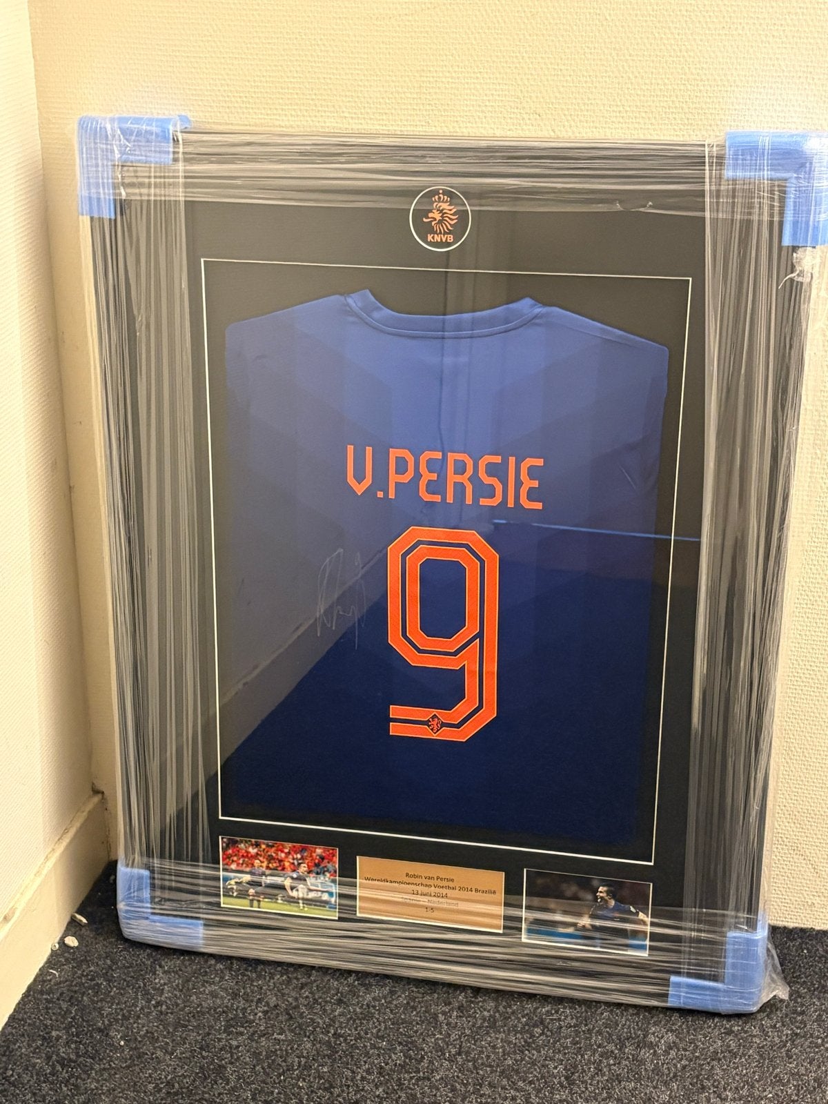 Gesigneerd Robin van Persie WK 2014 Shirt Ingelijst, Ophalen, Zo goed als nieuw, Overige binnenlandse clubs, Shirt
