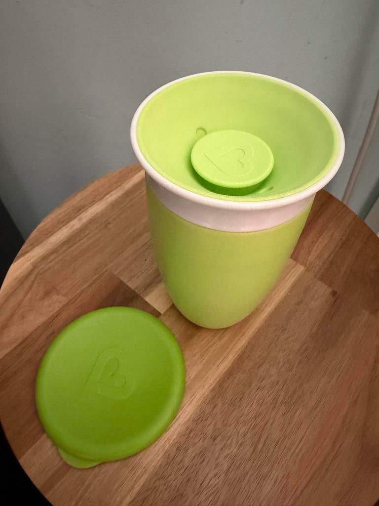 Munchkin Miracle 360 Antilek Sippy Cup met Deksel, Ophalen, Gebruikt