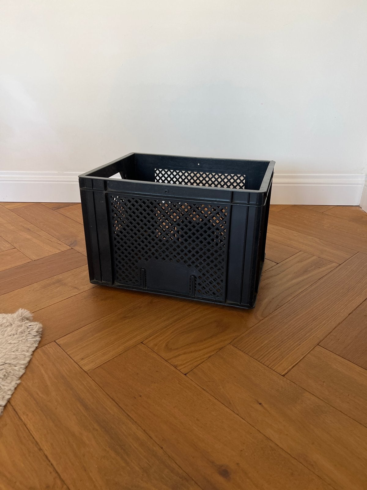 Zwarte plastic krat - Handig voor opslag en transport, Ophalen, Gebruikt, Minder dan 35 cm, Minder dan 50 cm