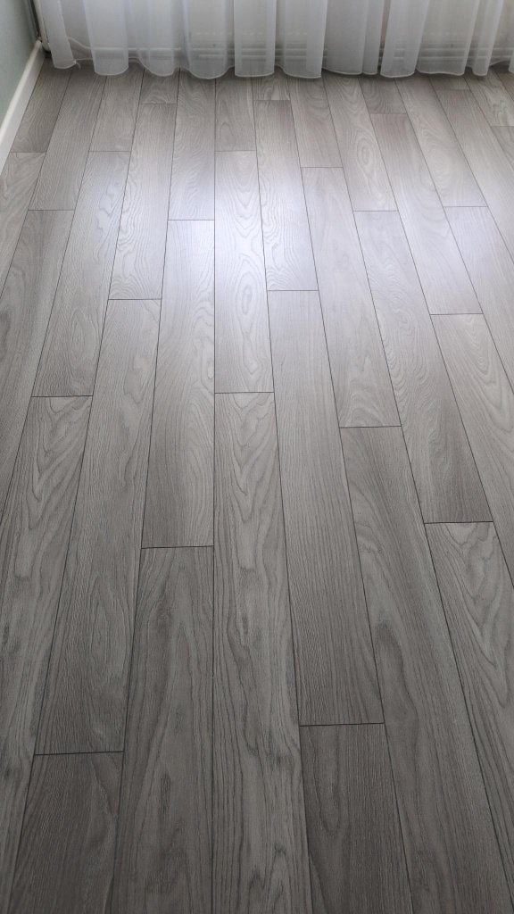 Mooi laminaat, grijs met houtprint, ca 20 m2, Ophalen, Gebruikt, 50 tot 150 cm, 10 m² of meer