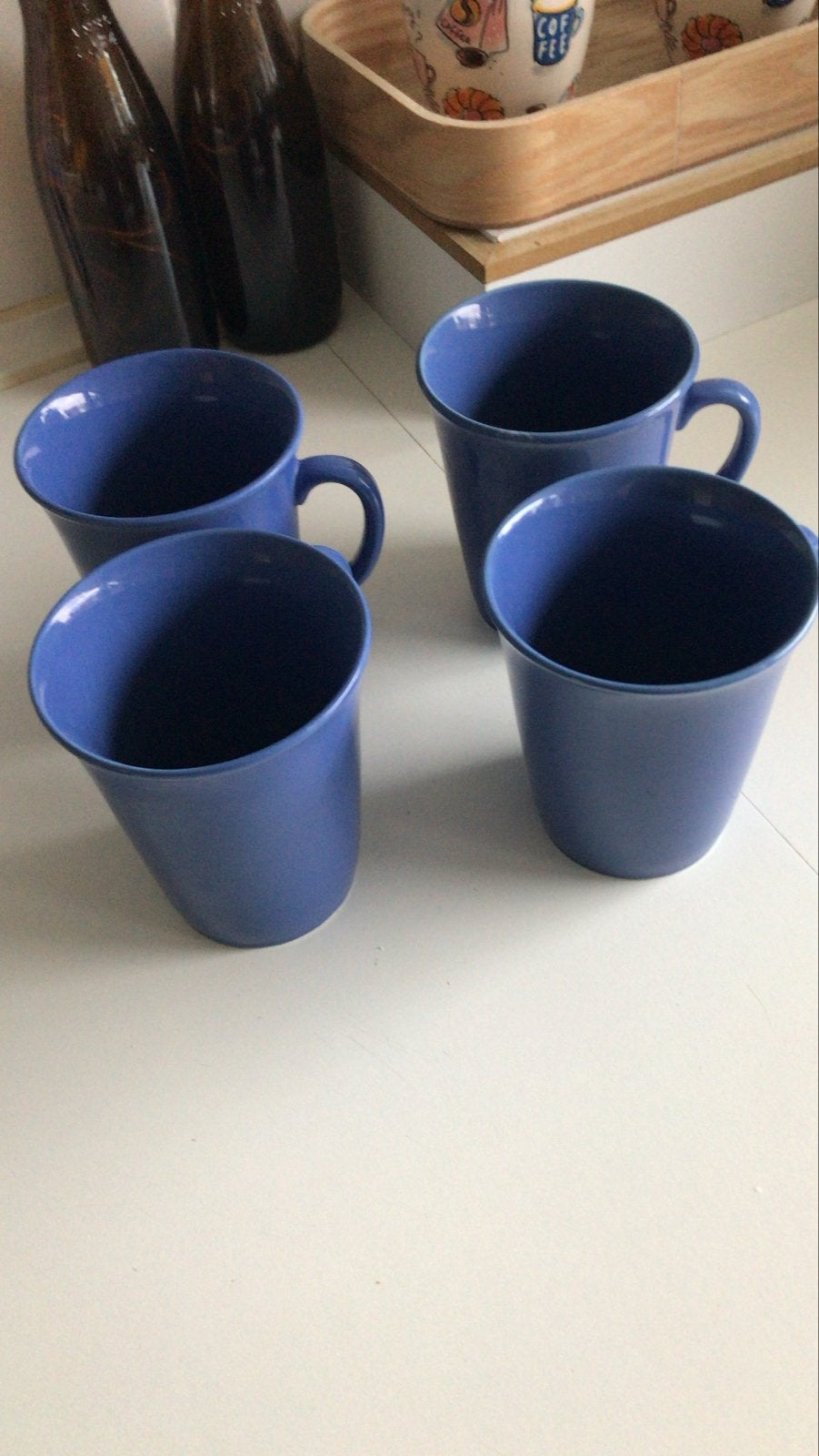 Set van 4 blauwe mokken - Keramiek - Zo goed als nieuw, Overige merken, Keramiek, Zo goed als nieuw, Modern