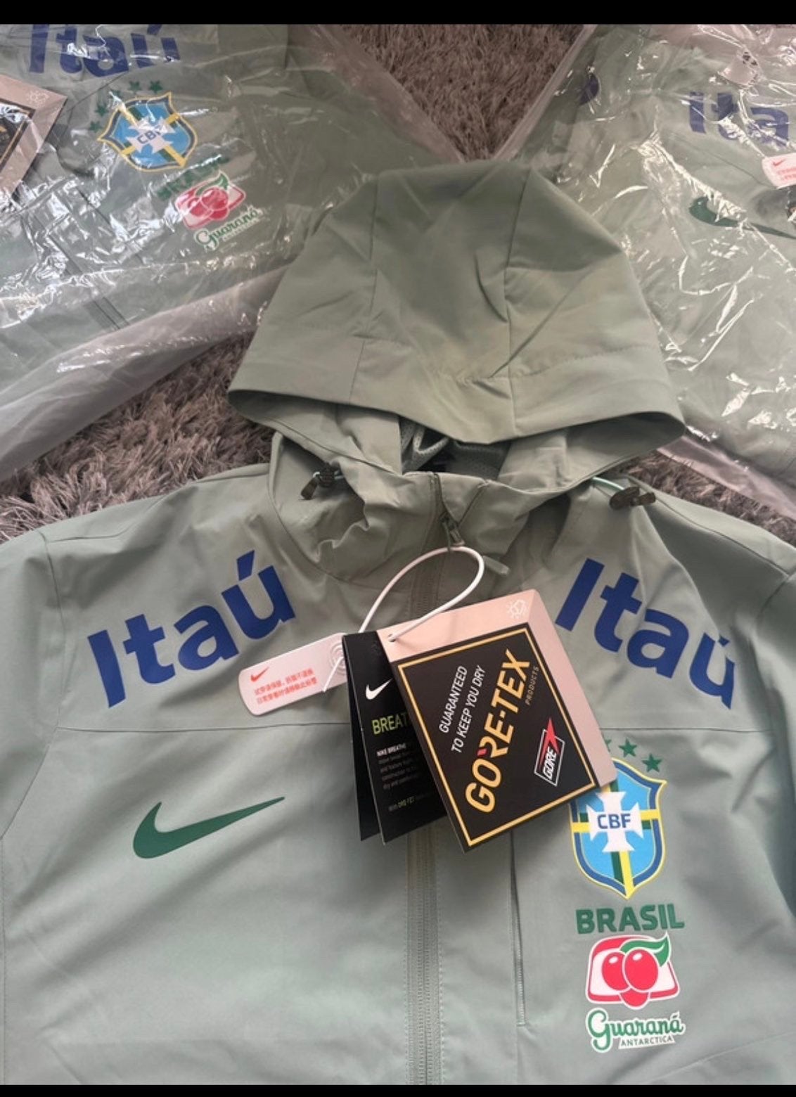 Nike Brazilië Gore-Tex Windbreaker - Maat S - Nieuw, Ophalen of Verzenden, Nieuw, Maat 36 (S)