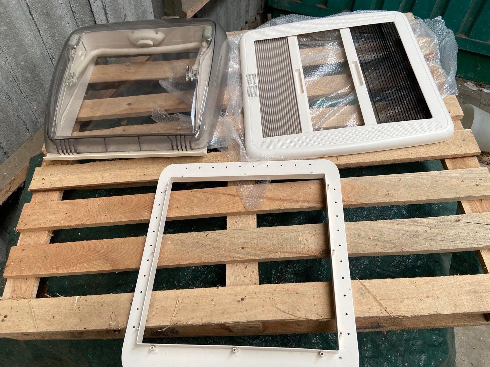 Heki dakluik 40x40, Caravans en Kamperen, Ophalen, Zo goed als nieuw