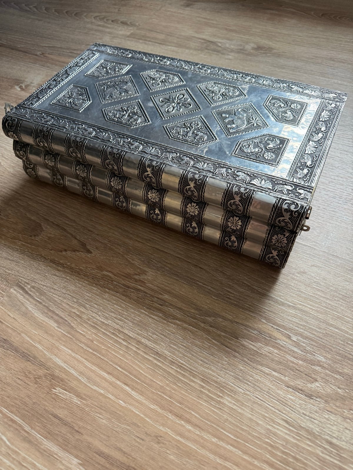 Vintage Zilverkleurige Sieradendoos met Spiegel, Ophalen of Verzenden, Grijs, Hardcase, Zo goed als nieuw
