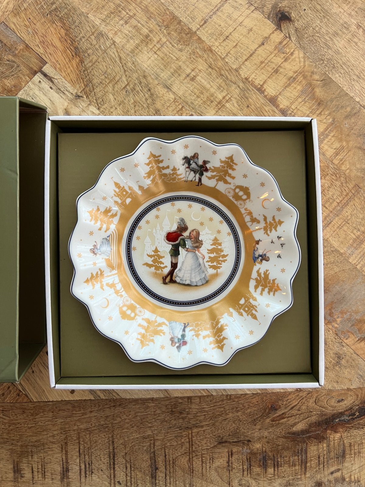 Villeroy & Boch - Kerst annual Christmas Edition Assepoester, Ophalen of Verzenden