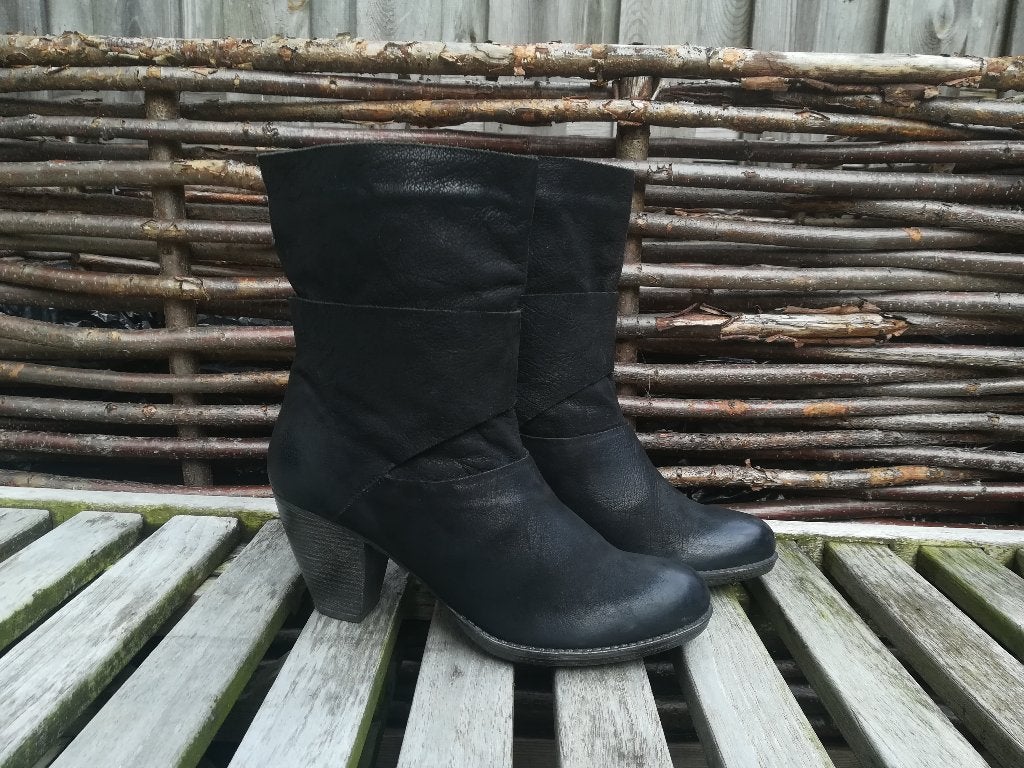 Zign Laarzen Leer Zwart maat 39, Kleding | Dames, Hoge laarzen, Zwart, Ophalen of Verzenden, Zo goed als nieuw