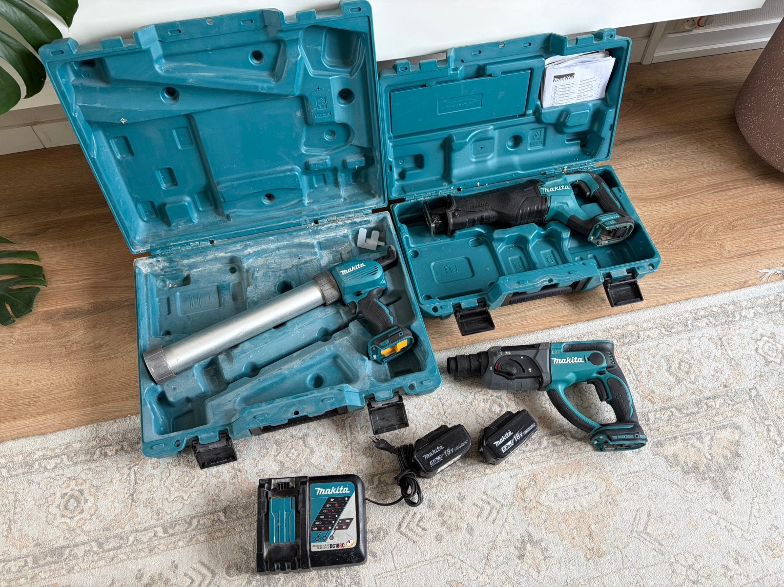 Makita set Boorhamer Kitspuit Recipro (DHR202 DJR187 DCG180), Doe-het-zelf en Verbouw, Gereedschap | Boormachines, Zo goed als nieuw