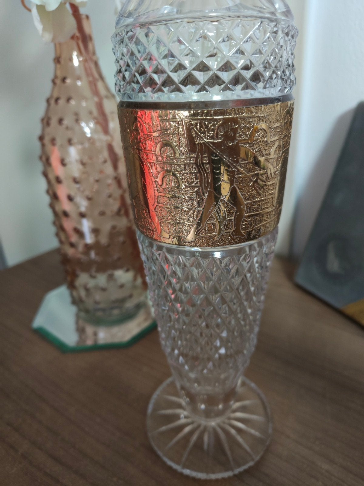 Mooie  antieke moser  glazen vaas met gouden reliëf, Ophalen of Verzenden