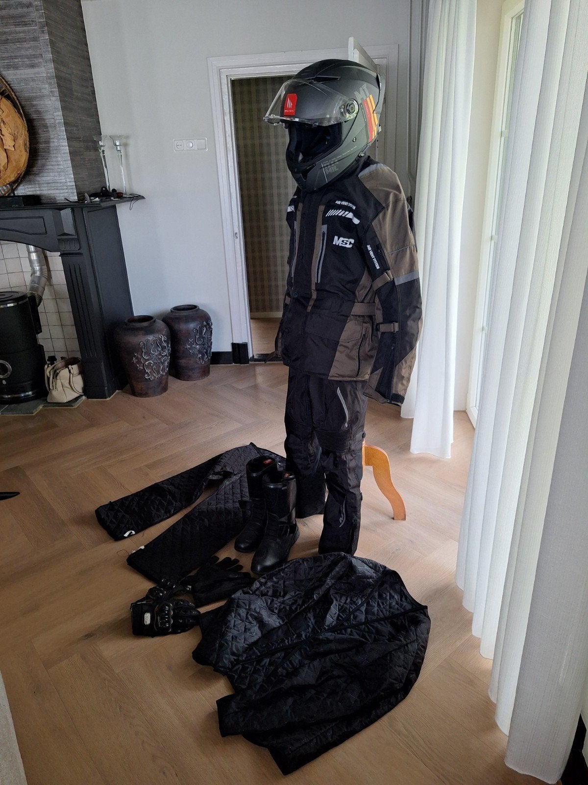Laarsen, broek, jas, helm,handschoenen en motorslot, Ophalen, Zo goed als nieuw, Tweedehands, Heren