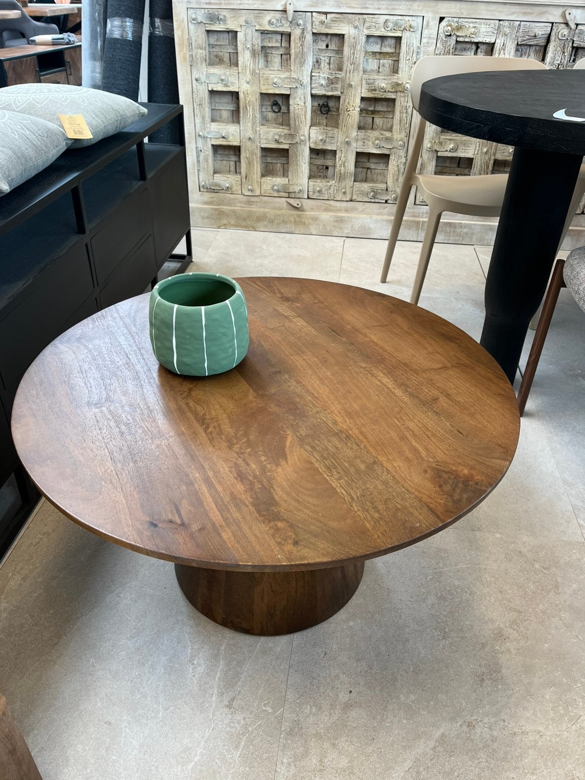 Magazijn leegverkoop ronde salontafel mangohout conische, Hout, Nieuw, Ophalen of Verzenden, Info@wkhome.nl