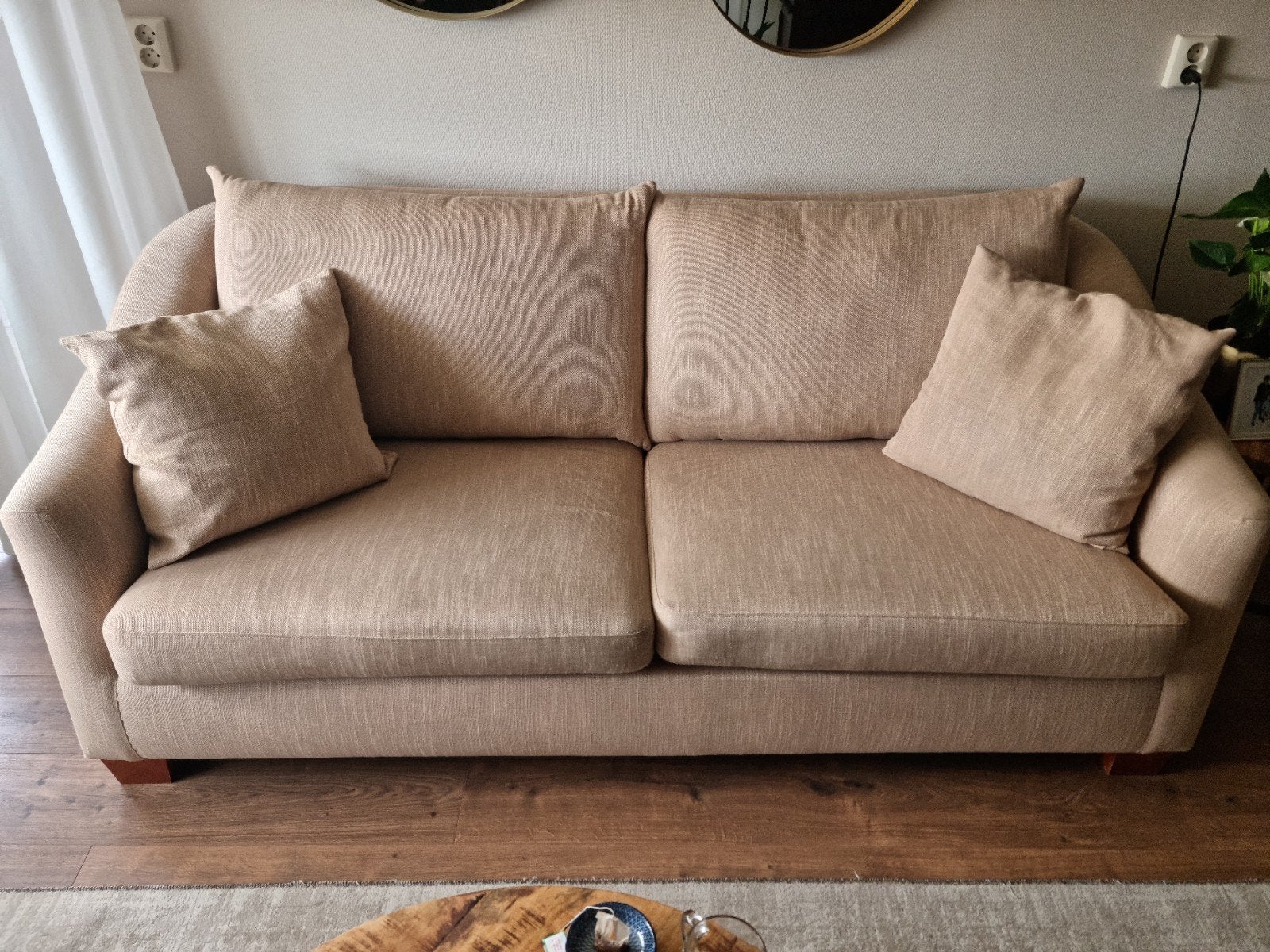 beige 2 zits bank, Huis en Inrichting, Banken | Bankstellen, Ophalen, 150 tot 200 cm, Tweepersoons, 75 tot 100 cm